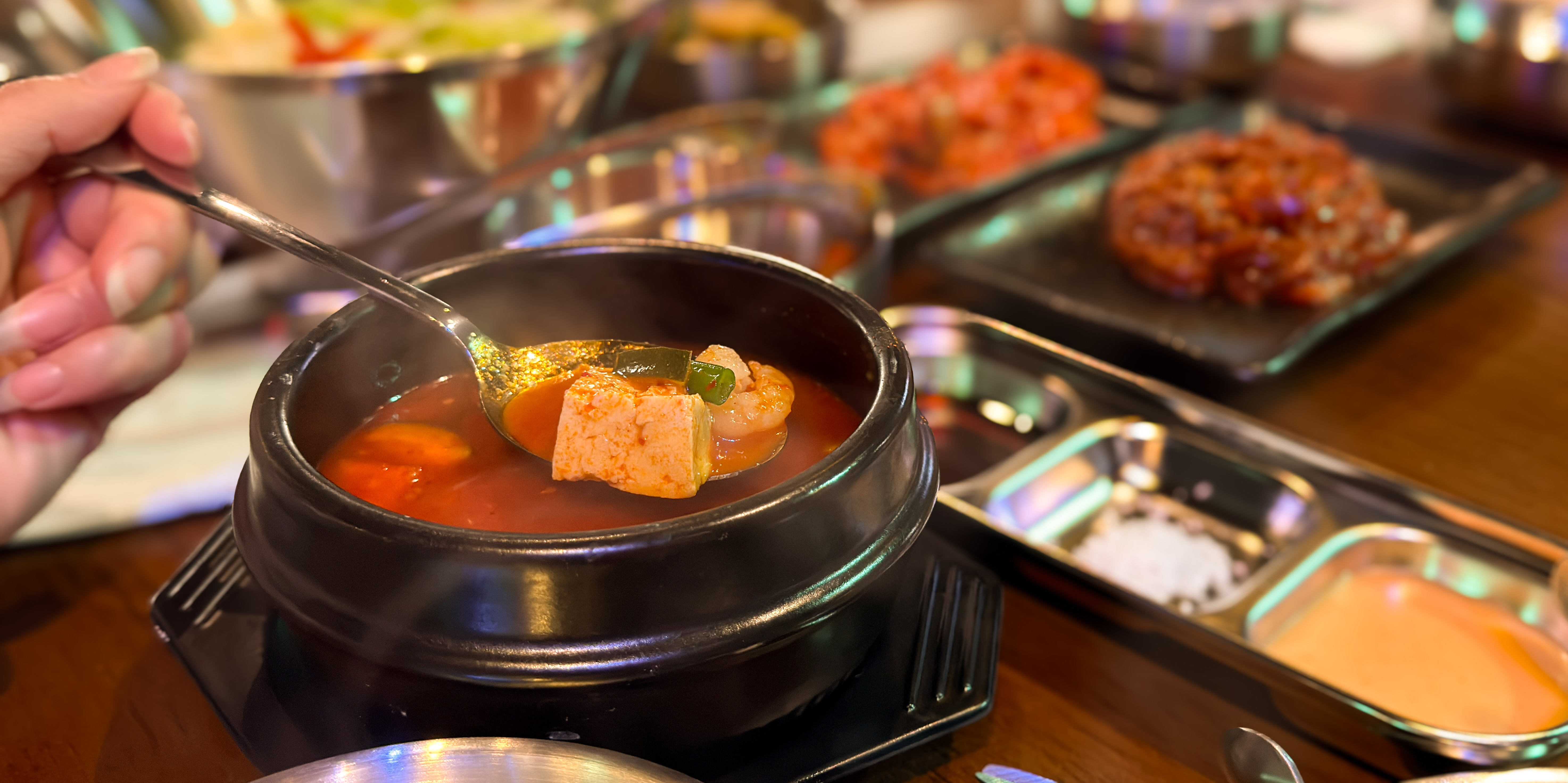 Soft tofu stew (sundubu jjigae)